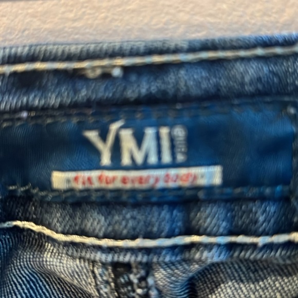 YMI Denim Cut Off Short Shorts Size 0 Great Condition - Picture 2 of 4